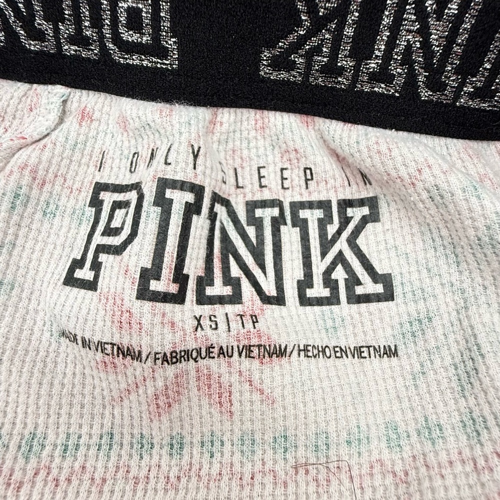 Victoria’s Secret PINK Christmas Thermal Shorts XS Holiday Pajama Lounge Festive - Picture 6 of 8